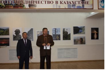 В РЦНК в Астане открылась выставка фотохудожника-соотечественника Василия Крася