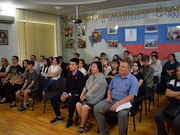 Санкт-Петербург и Казань посетят 26 юных соотечественников из Киргизии