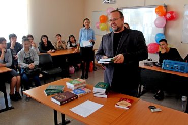 Посвящение в студенты прошло на кафедре русской филологии Атырауского университета