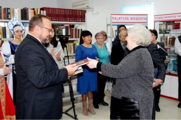 В Атырау открылась народная библиотека