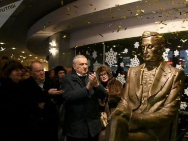 В русском театре Тбилиси открыли памятник Грибоедову