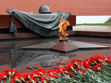 Торжественная церемония возложения венка к памятнику И.В.Панфилову и 28 панфиловцам