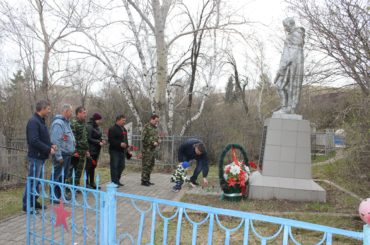 В Кокшетау состоялось возложение цветов к братской могиле