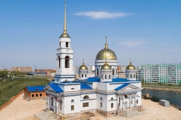 Руководитель представительства Россотрудничества в Казахстане передал в дар икону строящемуся храму в Кокшетау