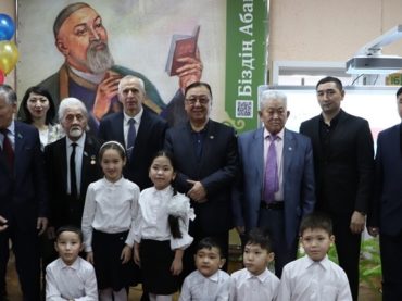 В Усть-Каменогорске состоялось открытие юбилейного года 175-летия Абая Кунанбаева