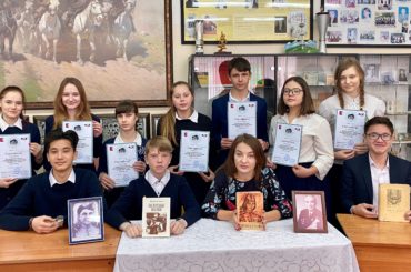 В Алматы прошла акция «200 минут чтения: Сталинграду посвящается»