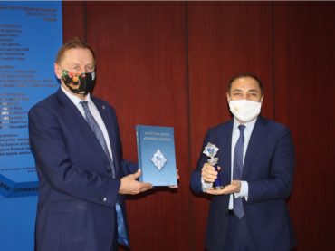 В Нур-Султане прошло вручение наград общественной инициативы «Горячее сердце»