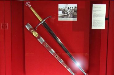 Сквозь призму почетного меча короля Георга VI