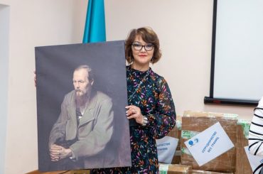 🎉 Сотрудники Русского дома в Нур-Султане поздравили библиотекарей с профессиональным праздником