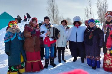 Масленица — это самый веселый, народный и сытный праздник с народными гуляньями, песнями, плясками, играми, ярмарками, который связан с проводами зимы и радостным ожиданием приближающегося тепла – весны.