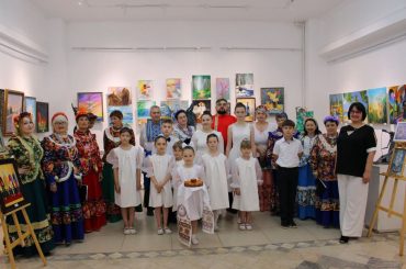 26 мая в здании Актюбинского областного музея искусств состоялось открытие художественной выставки «Творчество без границ», организованное общественным объединением «Родина.КZ» и Армянской общиной «Урарту».