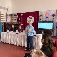 Подростков  учат договариваться.