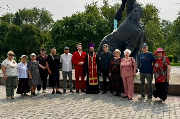 Память жива: соотечественники и молодежь Семипалатинска почтили подвиг героев в День памяти и скорби