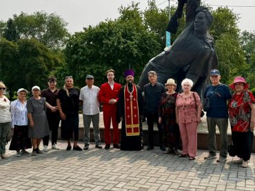 Память жива: соотечественники и молодежь Семипалатинска почтили подвиг героев в День памяти и скорби